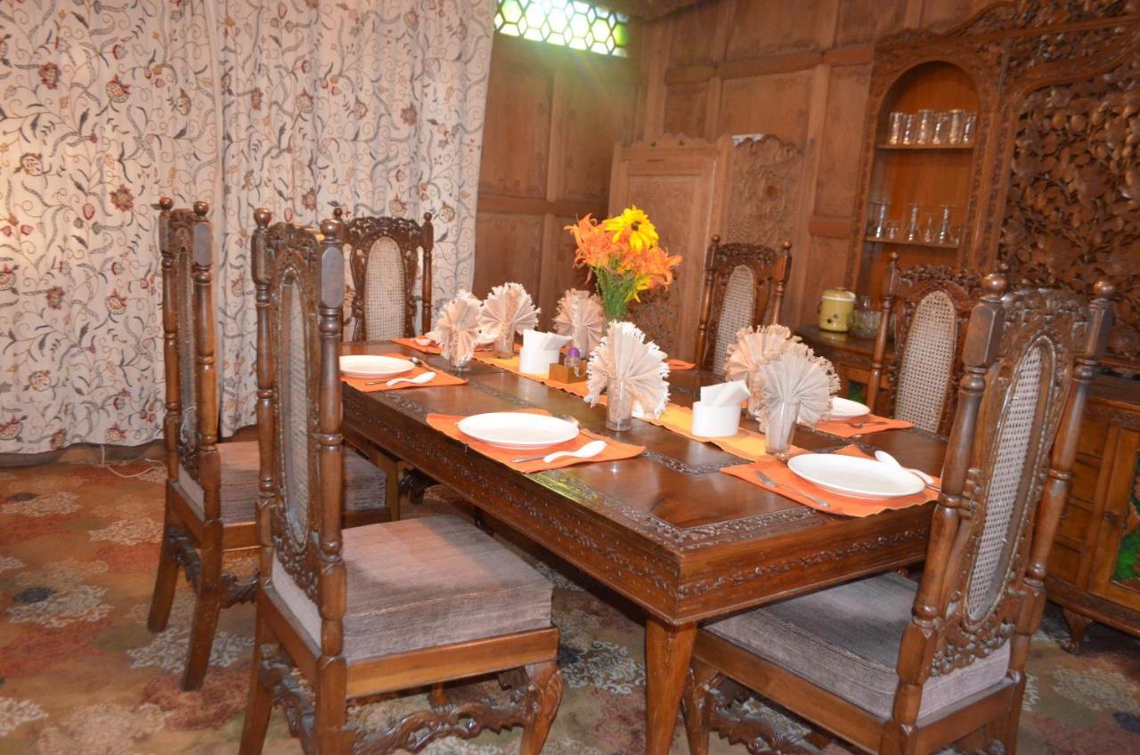 New Alexandra Houseboats Hotel Srinagar  Ngoại thất bức ảnh