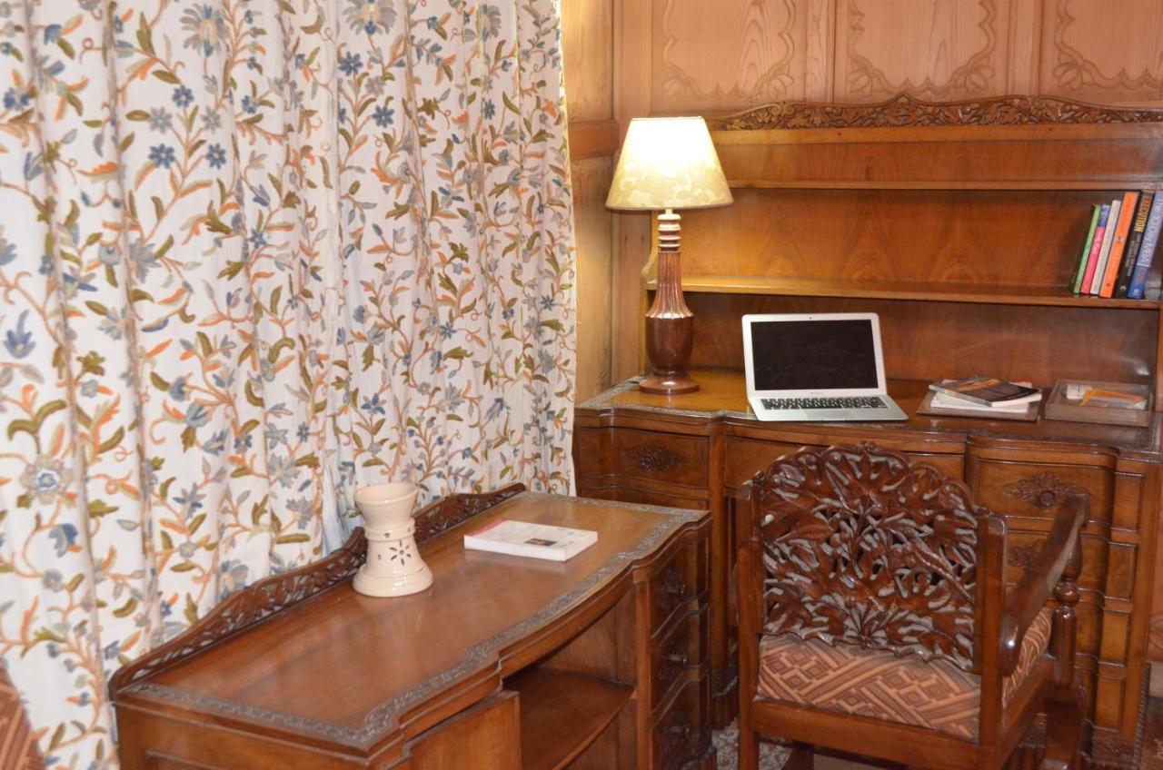 New Alexandra Houseboats Hotel Srinagar  Ngoại thất bức ảnh